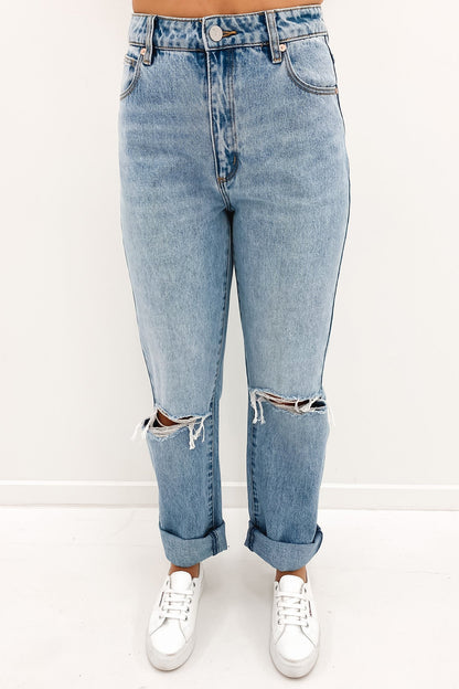 A 94 High Straight Jean