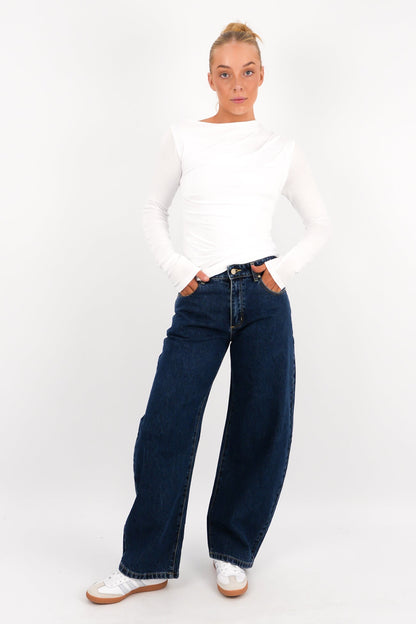 A 95 Mid Barrel Jean Tara
