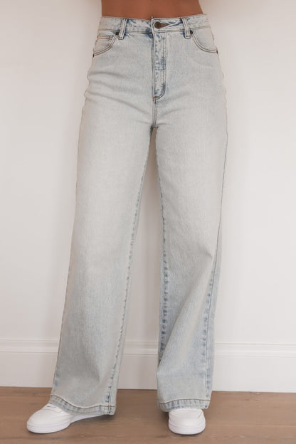 A 94 High & Wide Jean Janet