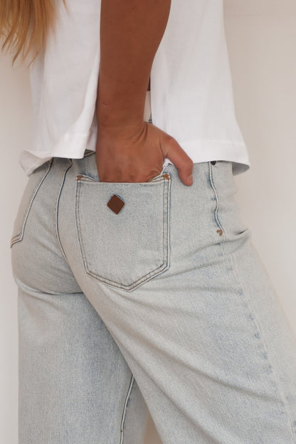 A 94 High & Wide Jean Janet