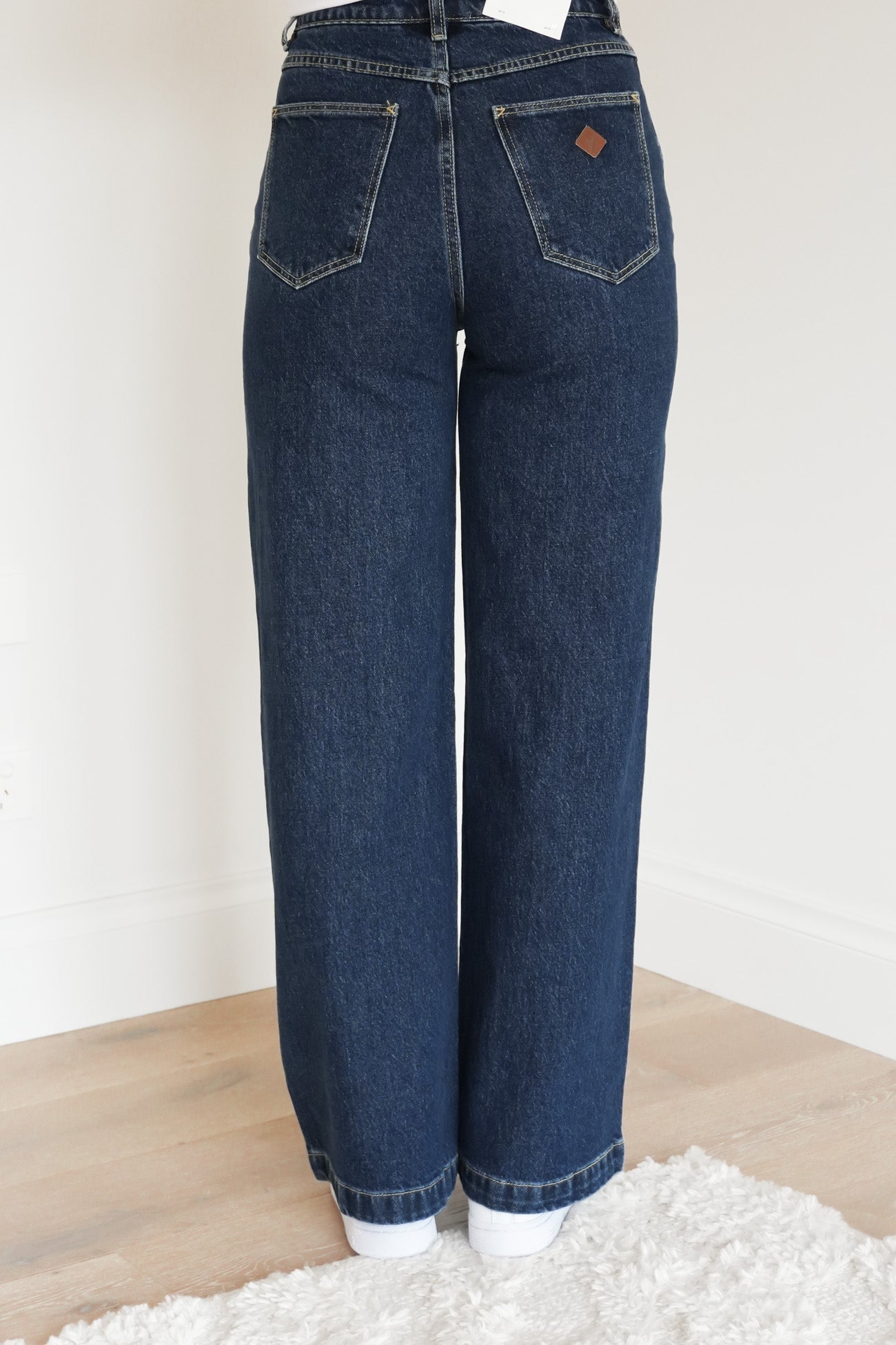 A 94 High & Wide Petite Jean Tara
